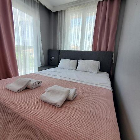 5 Mins To Airport Private Villa Room Стамбул Екстер'єр фото