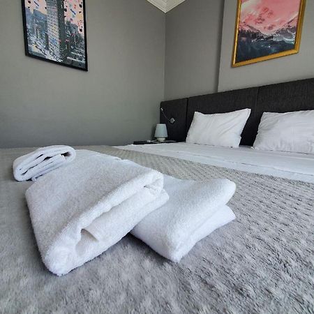 5 Mins To Airport Private Villa Room Стамбул Екстер'єр фото